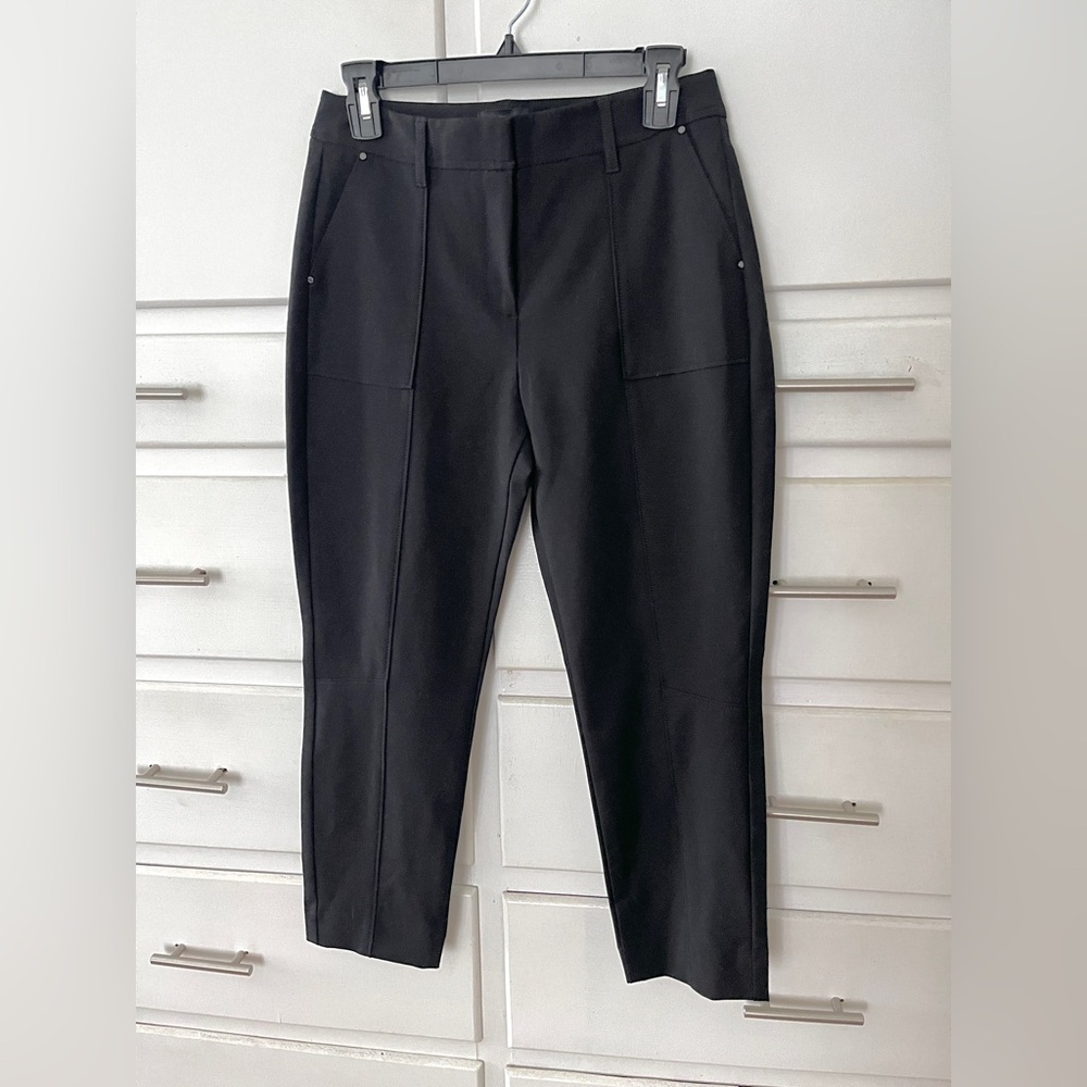 🆕 White House Black Market straight leg crop pant in black size 4
